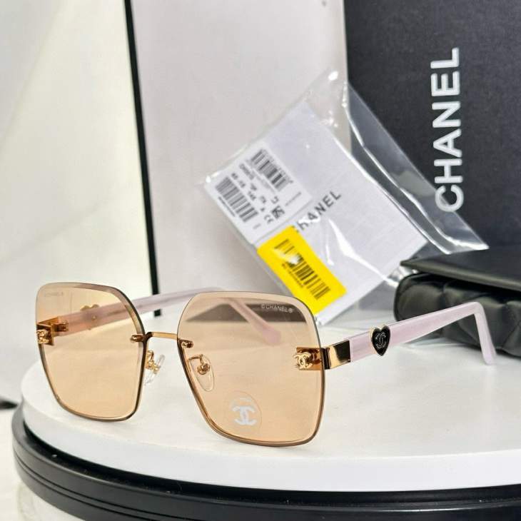 Picture of Chanel Sunglasses _SKUfw76719628fw